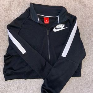black zip up cropped nike jacket